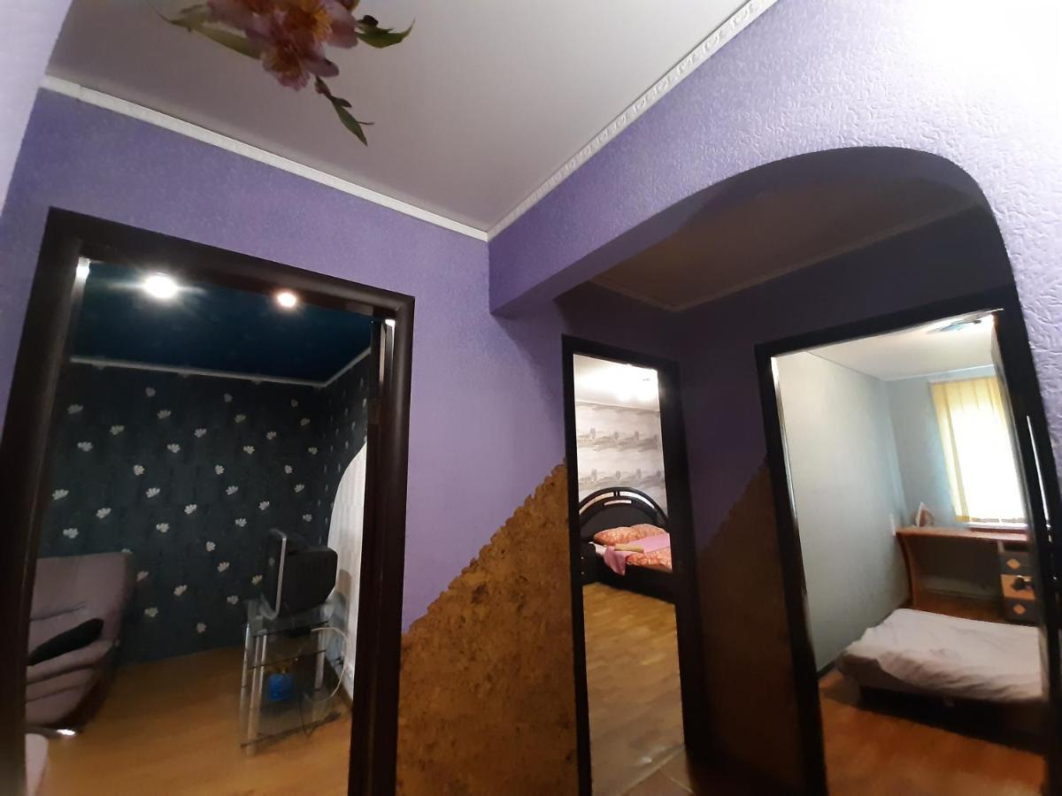 Трёхкомнатные Апартаменты Krivoy Rog Exterior foto